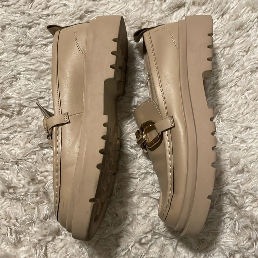 Zara Women’s Slip On Loafers Size 7 Tan Khaki Gold Buckle Chunky Lug Sole
